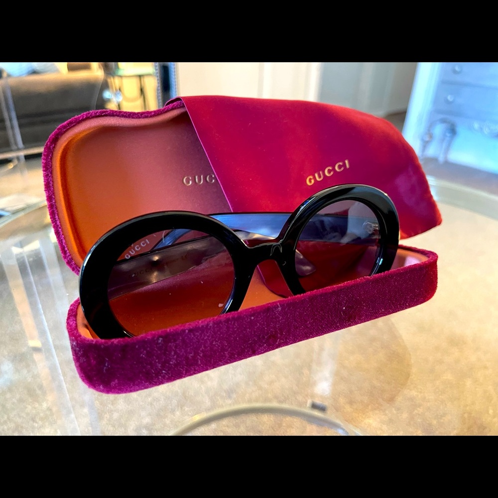 Authentic Gucci Round Circle Sunglasses w/ Gold Gucci Logo